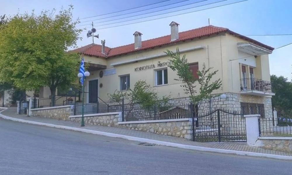 Κορονοϊός - Δράμα: Συναγερμός έπειτα από κηδεία με 2.000 άτομα - Στην περιοχή κλιμάκιο του ΕΟΔΥ